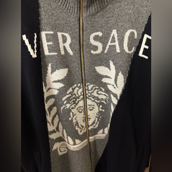 AUTHENTIC RARE brand new tags attached Versace Zip Up Sweater Size 50(fits L&XL) - Picture 3 of 5